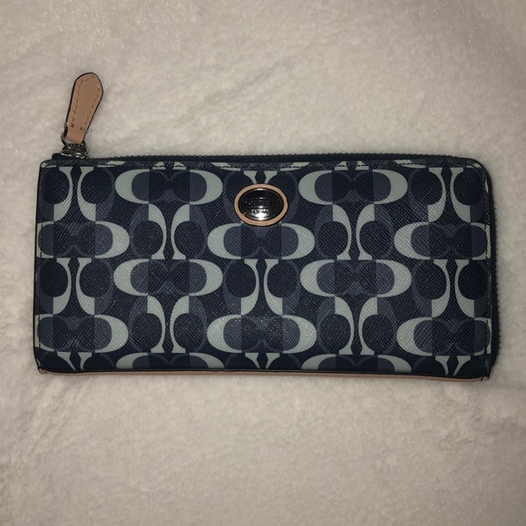 Coach Handbags - Coach Wallet